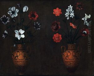 Zwei Braune Henkelvasen Mit Blumenstrausen