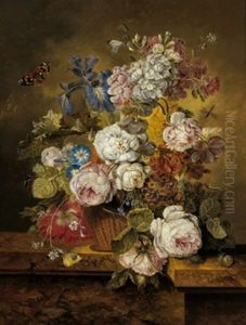 Ein Blumenstraus Mit Rosen, Wicken, Iris, Pfingstrosen Und Anderen Bluten In Einer Vase