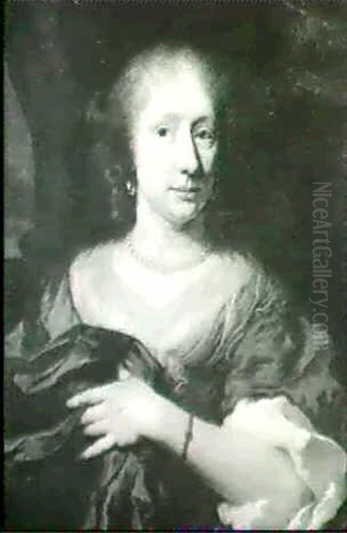 Portrait D'une Jeune Femme Avec Un Collier De Perles - view 1