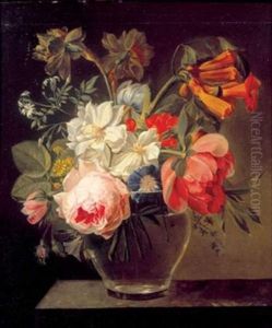 Bouquet De Fleurs Dans Un Vase En Verre Dispose Sur Un Entablement
