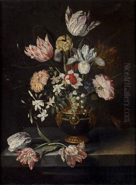 Fleurs Dans Un Vase De Bronze Dore Sur Un Entablement - view 1