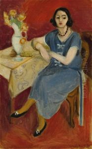Femme En Bleu A Table, Fond Rouge