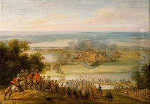 Kavallerie Und Infanterie Vor Kleiner Festung In Weiter Landschaft