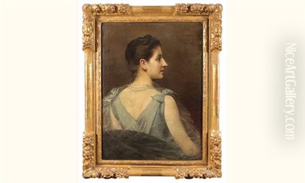 Portrait De Femme Vue De Profil - view 1