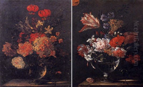 Bouquet De Fleurs Dans Un Vase En Verre Sur Un Entablement - view 1