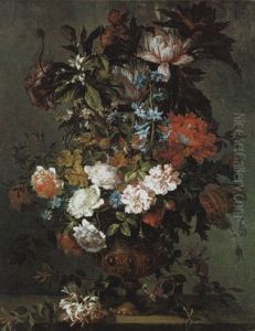 Groser Dekorativer Blumenstraus Von Pfingstrosen, Nelken, Astern Und Anderen Bluten In Einer Prunkvase Groser Dekorativer Blumenstraus Von Pfingstrosen, Nelken, Astern Und Anderen Bluten In Einer Prunkvase
