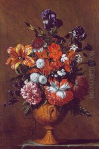 Blumenstraus In Einer Franzosischen, Ornamental Verzierten Keramikvase