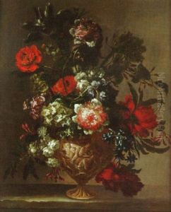 Primeveres, Pivoines, Tulipes Et Autres Fleurs Dans Une Urne Sculptee Sur Une Corniche Primeveres, Pivoines, Tulipes Et Autres Fleurs Dans Une Urne Sculptee Sur Une Corniche