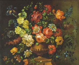 Grosser Dekorativer Blumenstrauss In Einer Ziervase