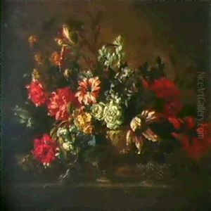 Composition Florale Dans Une Urne Sculptee Posee Sur Un     Entablement De Pierre