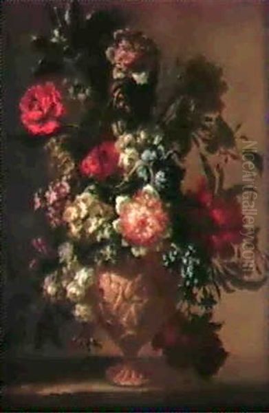 Primeveres, Pivoines, Tulipes,chevrefeuille, Fleurs De Cerisier Et Jacinthe Dans Une Urne Sculptee Sur Une Corniche - view 1