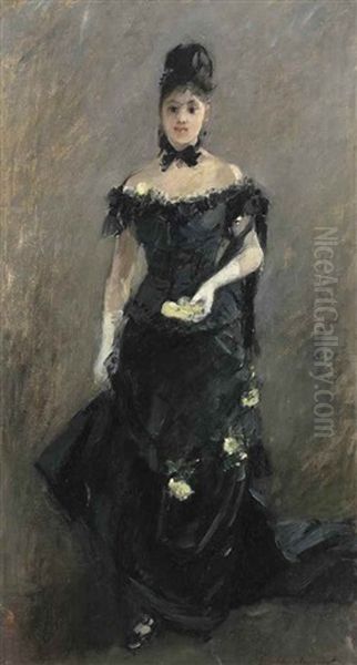 Femme En Noir Or Avant Le Theatre - view 1