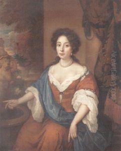 Vornehm Gekleidete Dame, Die Auf Eine Fontanenfigur Weist