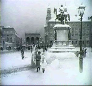 Der Odeonsplatz In Munchen Im Winter by Hermann Neuber