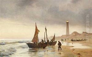 Fiskere Ved Deres Bade Pa Skagen Strand, I Baggrunden Lyser Det Gra Fyr