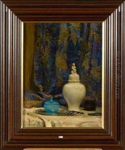 Nature Morte Au Vase Et Aux Colliers De Perles Nature Morte Au Vase Et Aux Colliers De Perles
