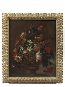 Bouquet De Fleurs Dans Un Vase Pose Sur Un Entablement