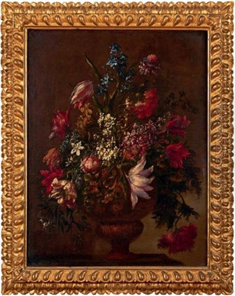 Bouquet De Fleurs Dans Un Vase Pose Sur Un Entablement - view 1
