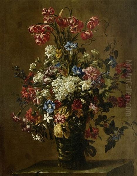 Gebundener Blumenstrauss Auf Einer Steinplinthe - view 1