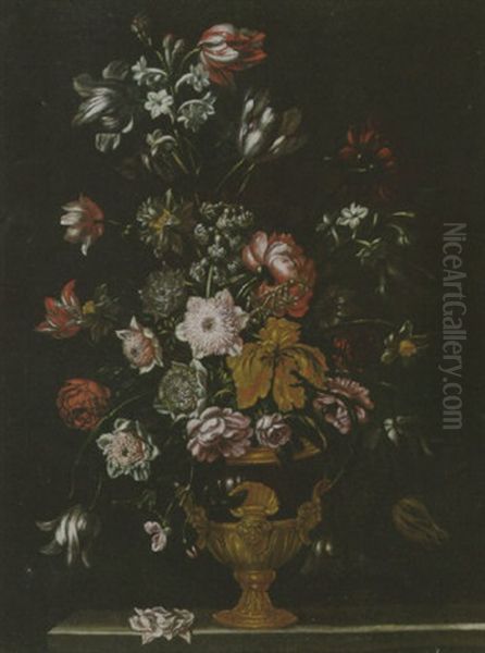 Blumenstrauss In Einer Skulptierten Vase - view 1