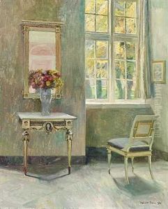 Herregardsinterior Med Blomster I Vase Pa En Gustaviansk Konsol