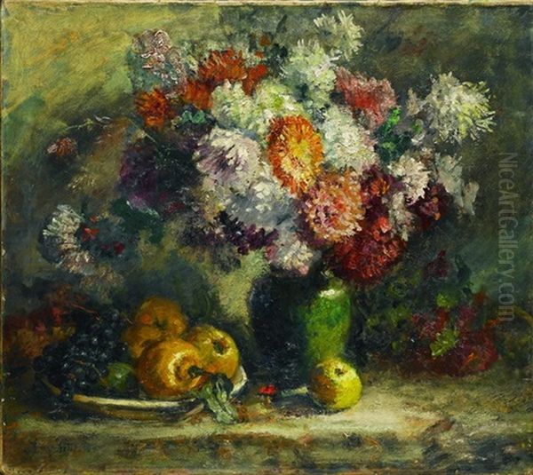 Blumenbouquet In Einer Vase Und Eine Schussel Mit Apfeln - view 1