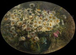 Margaritenstraus In Kugelvase by Anna Peters