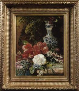 Arrangement Von Sommerblumen Mit Delfter Vase Auf Einer Marmorplatte by Anna Peters
