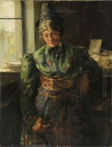 Portrait Einer Jungen Dame In Gruner Tracht Vor Einem Fenster Stehend