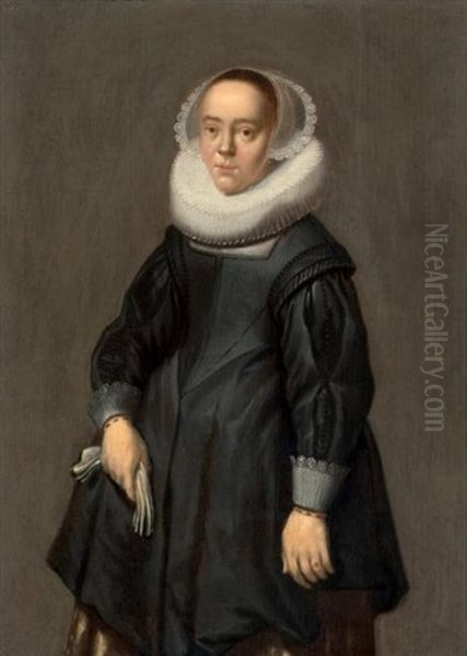 Portrait De Femme Tenant Ses Gants - view 1