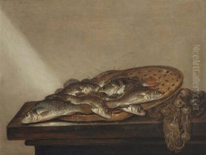 Various Fish On A Terra-cotta Strainer, Together With A Fishing Net On A Table