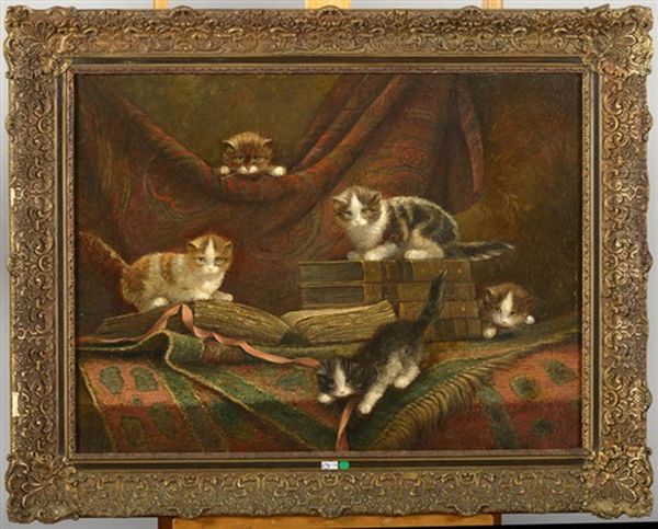 Chatons Jouant Sur De Vieux Livres - view 1