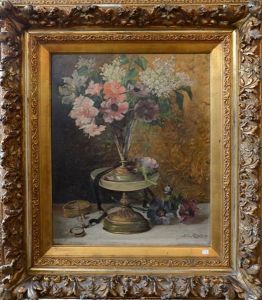 Bouquet De Fleurs Sur Un Entablement