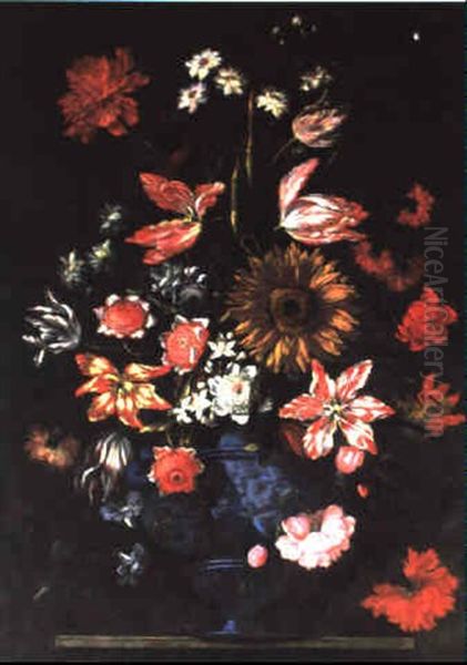 Blumenstraus In Einer Blauen Prunkvase - view 1