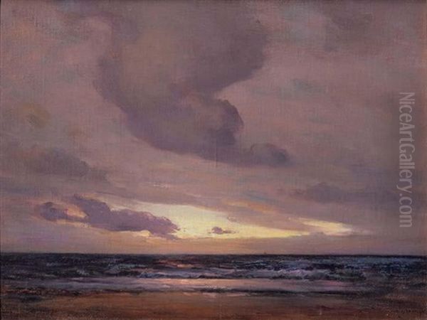 Crepuscule Troue De Soleil Dans Les Nuages - view 1