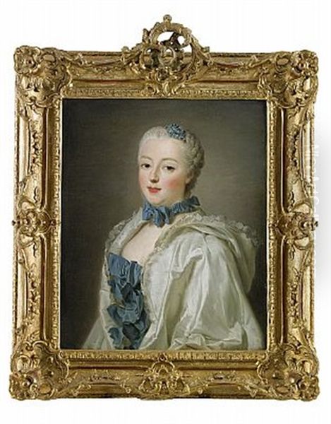 Portratt Av Francoise Marguerite De Sevigne, Grevinnan De Grignan Ikladd Vit Brokadklanning Med Bla Rosetter Och Spetskantad Sidencape - view 1