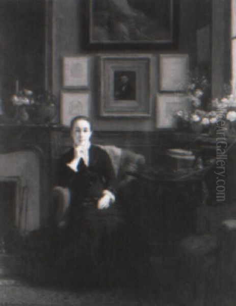 Portrait De Femme Dans Un Interieur - view 1