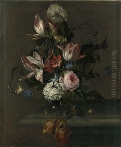 Bouquet De Fleurs Dans Un Vase En Verre Sur Une Table En Marbre