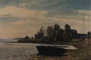 Roddbat Pa Strand, I Bakgrunden Stugor Och Promenerande Figurer Roddbat Pa Strand, I Bakgrunden Stugor Och Promenerande Figurer