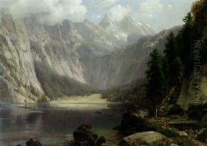 Malerischer Gebirgsee Mit Ubersetzendem Nachen