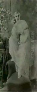 Fanciulla In Giardino Che Ascolta Una Conchiglia