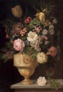 Vase De Fleurs Sur Un Entablement De Pierre