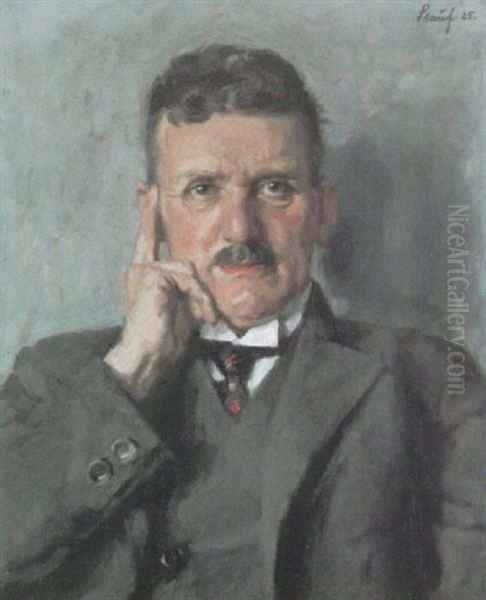 Portrait Eines Okonomiertes Im Sonntagsstaat - view 1