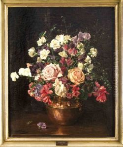 Sommerstrauss In Einer Kupfervase