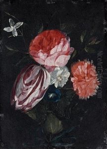 Bouquet De Fleurs Retenu Par Une Guirlande De Lierres Et Un Noeud Bleu