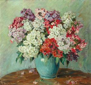 Ein Bunter Blumenstraus In Einer Kugelvase Auf Einem Runden Tisch by Fanny Tiedjen-Bieber