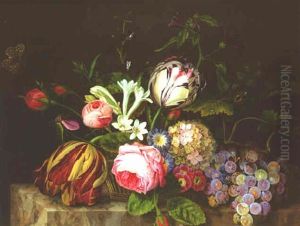 Nature Morte A La Coupe De Fleurs Et Grappe De Raisins Sur Un Entablement De Marbre