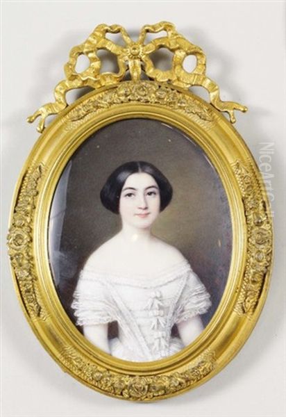 Portrait De Jeune Fille Vetue D'une Robe De Dentelle Blanche Decolletee - view 1