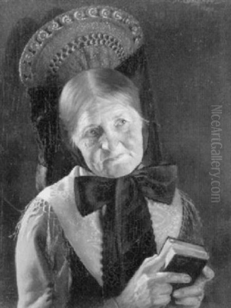 Alte Frau Mit Trachtenkleid Und Gesangbuch - view 1
