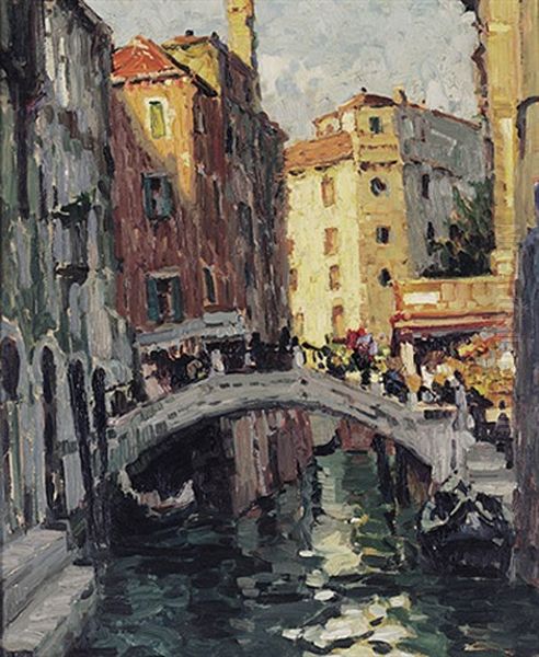 Venezianische Kanalansicht Mit Schrag Einfallendem Sonnenlicht Und Malerischer Brucke - view 1